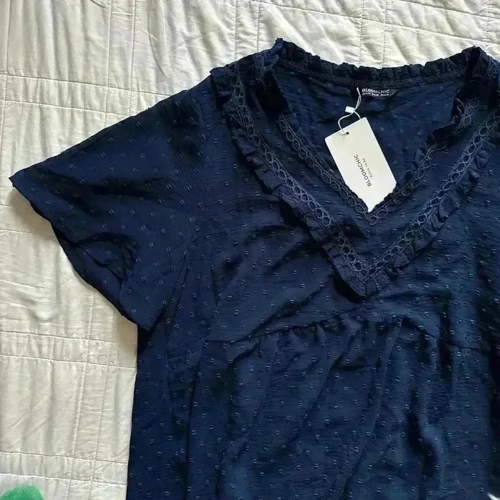 Scandinavian ruffle top navy blue Swiss dot v-neck bloomchic women’s XL classic - Picture 2 of 8